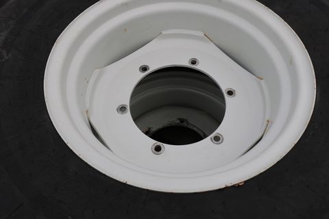 Kleber 16.9R30+14.9R20