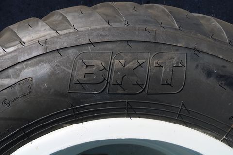 BKT 700-26,5+400-22,5