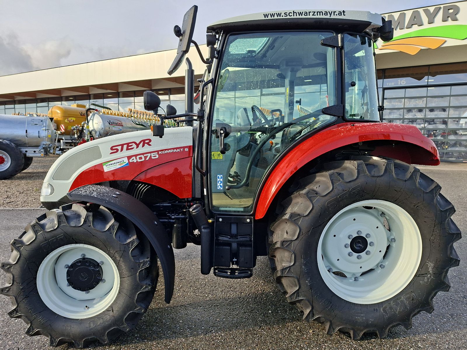 Steyr 4075 Kompakt S (Stage V) 2