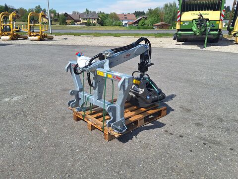 Fliegl AgroCenter Rückezange 130 U