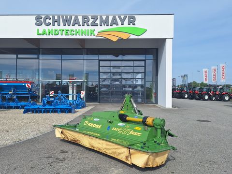 Krone EasyCut F 320CV Float mit V-Zinkenaufbereiter