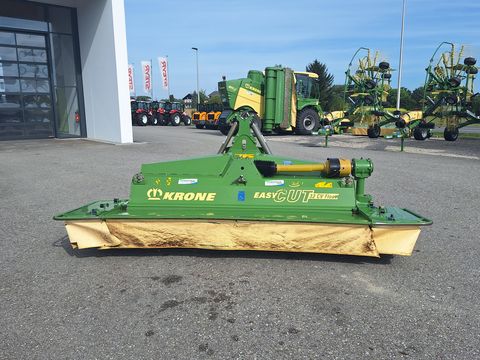 Krone EasyCut F 320CV Float mit V-Zinkenaufbereiter