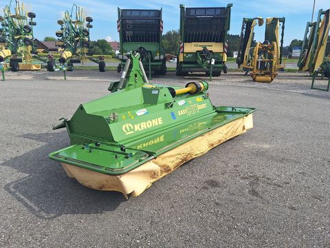 Krone EasyCut F 320CV Float mit V-Zinkenaufbereiter