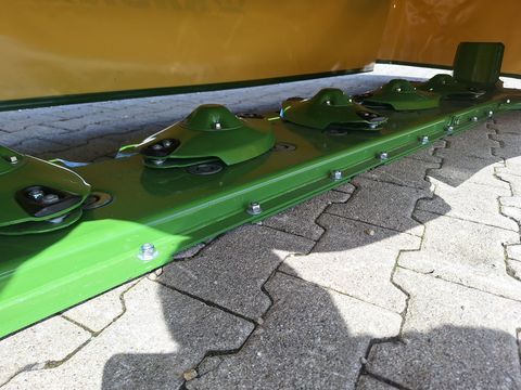 Krone EasyCut F 360 M geschoben