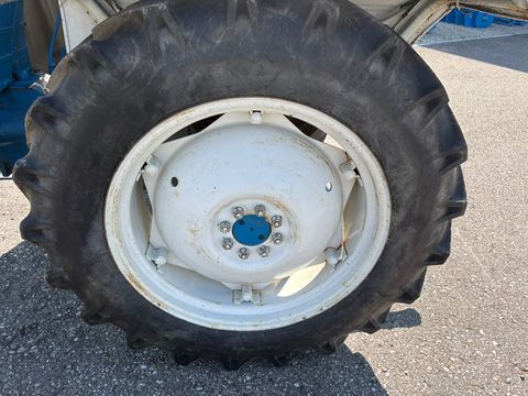 Ford 3000
