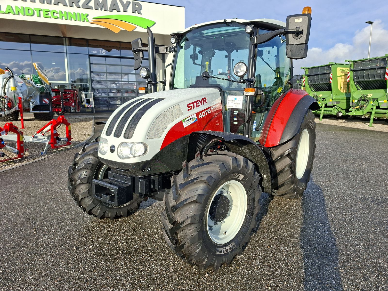 Steyr 4075 Kompakt S (Stage V) 3