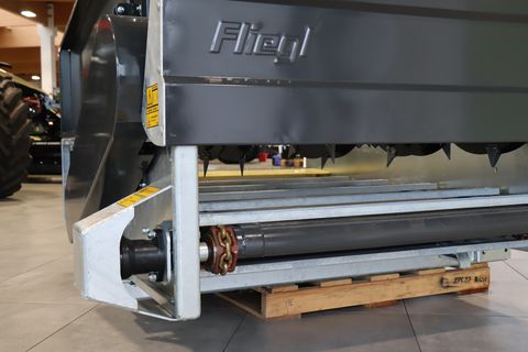 Fliegl AgroCenter Ballenauflöser 