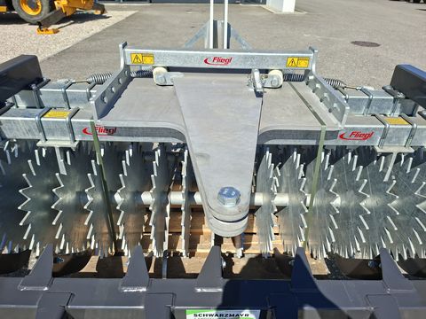 Fliegl AgroCenter Profiwalze 3000/Messervoregge 