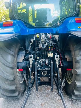 New Holland TS110A