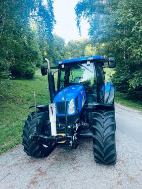 New Holland TS110A