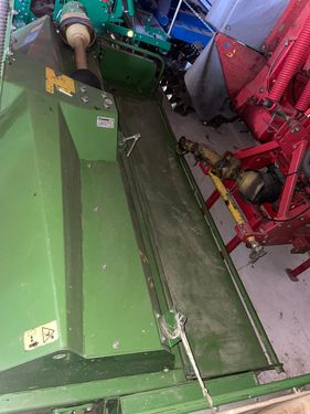 Krone EasyCut F 320CV Float mit V-Zinkenaufbereiter
