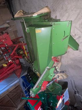 Krone EasyCut F 320CV Float mit V-Zinkenaufbereiter