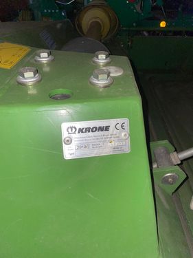 Krone EasyCut F 320CV Float mit V-Zinkenaufbereiter