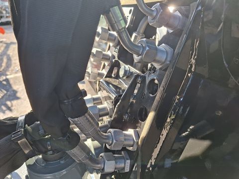 Giant G2700 HD+ TELE