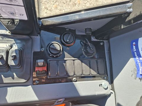 Giant G2700 HD+ TELE