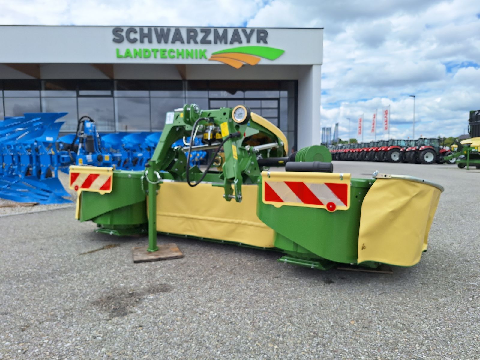Krone EasyCut F 320 (3GEN) geschoben  1