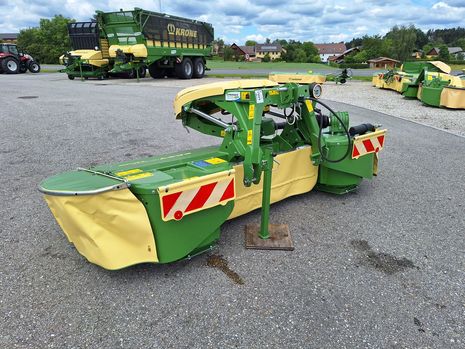Krone EasyCut F 320 (3GEN) geschoben  2