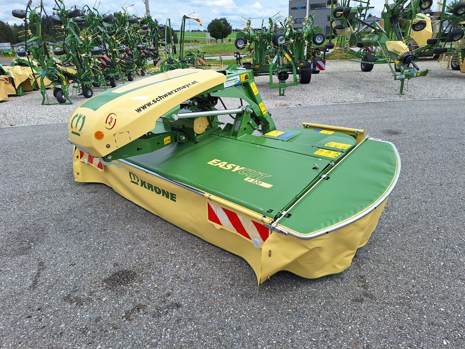 Krone EasyCut F 320 (3GEN) geschoben  3