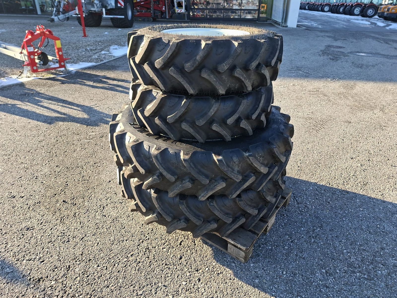 Kompletträder 320/85R32 + 280/85R20  2