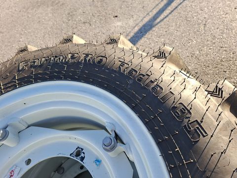 Sonstige Kompletträder 320/85R32 + 280/85R20 