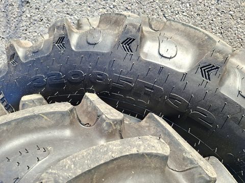 Sonstige Kompletträder 320/85R32 + 280/85R20 