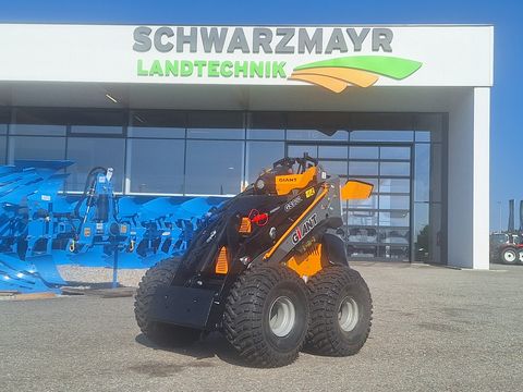 Giant GS900 SKID