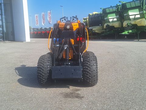Giant GS900 SKID