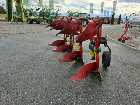 Kverneland 4-schar mit Steinsicherung über Blattfeder