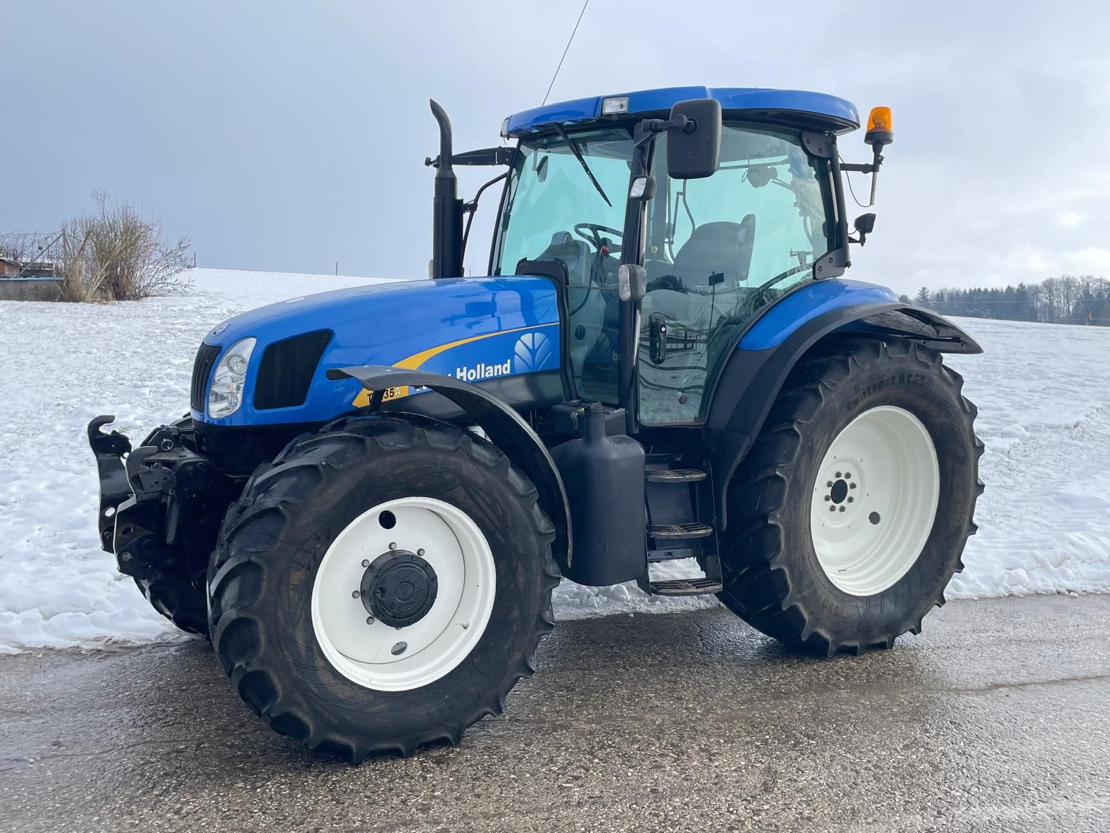 New Holland TS135A 2
