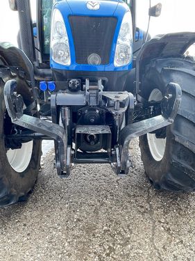 New Holland TS135A