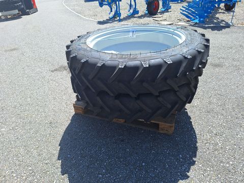 BKT 270/95R36 Zwillingsräder