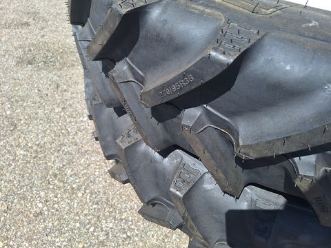 BKT 270/95R36 Zwillingsräder