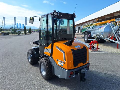 Giant G2700 HD+