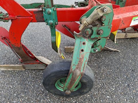 Kverneland 4-schar mit Steinsicherung über Blattfeder