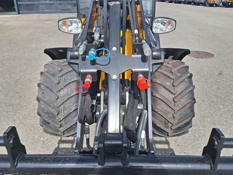 JCB 403 Agri Plus