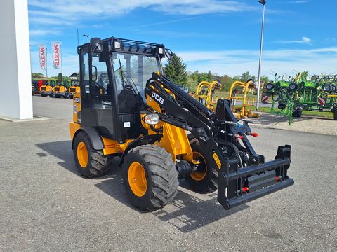 JCB 403 Agri Plus