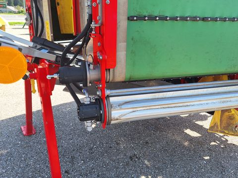 Pöttinger NovaCat V 1000 ED CL mit Querförderband