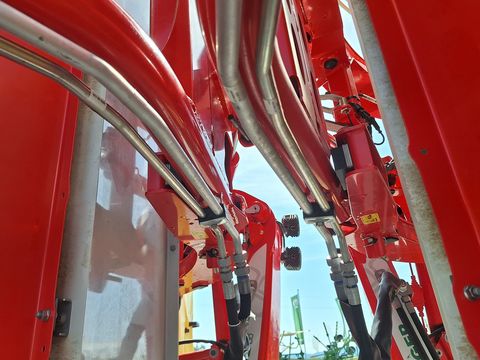 Pöttinger NovaCat V 1000 ED CL mit Querförderband