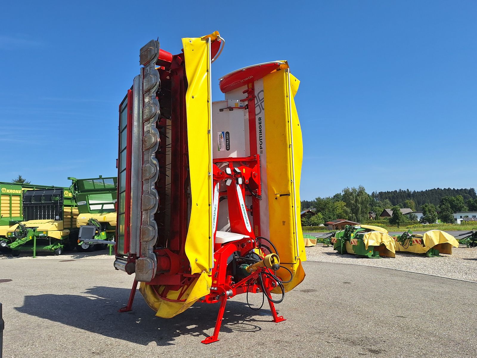 Pöttinger NovaCat V 1000 ED CL mit Querförderband 2