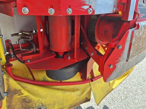 Pöttinger NovaCat V 1000 ED CL mit Querförderband