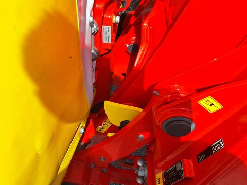 Pöttinger NovaCat V 1000 ED CL mit Querförderband