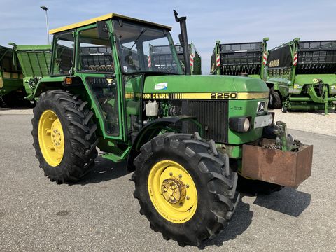 John Deere 2250 A Standard