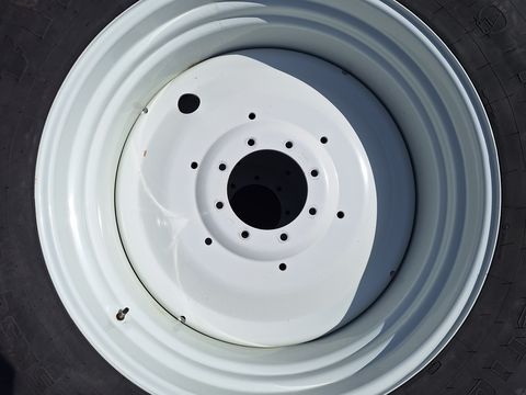 Firestone 540/65R38+480/65R24 