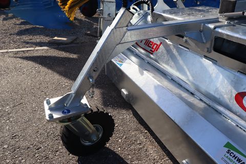 Sonstige Fliegl AgroCenter Kehrmaschine 1550