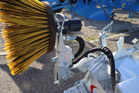 Sonstige Fliegl AgroCenter Kehrmaschine 1550