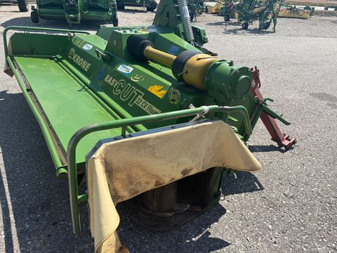 Krone EasyCut F 320CV Float mit V-Zinkenaufbereiter