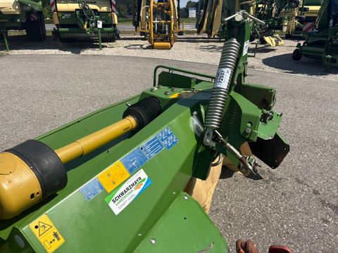 Krone EasyCut F 320CV Float mit V-Zinkenaufbereiter