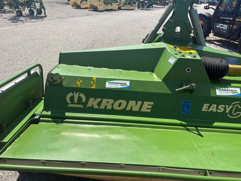 Krone EasyCut F 320CV Float mit V-Zinkenaufbereiter