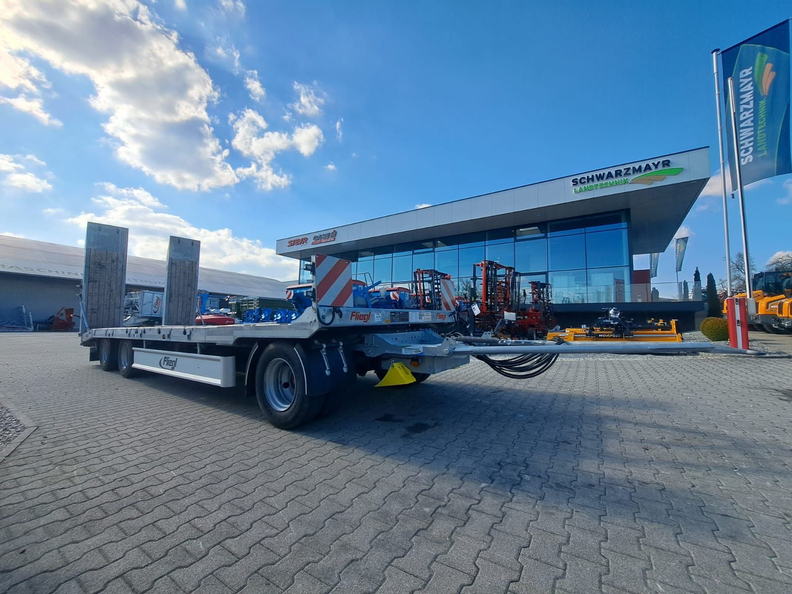 Fliegl  3-Achs Tieflader  2