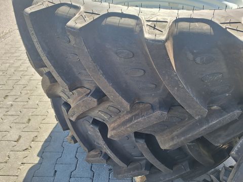 BKT 480/70R34+380/70R24 